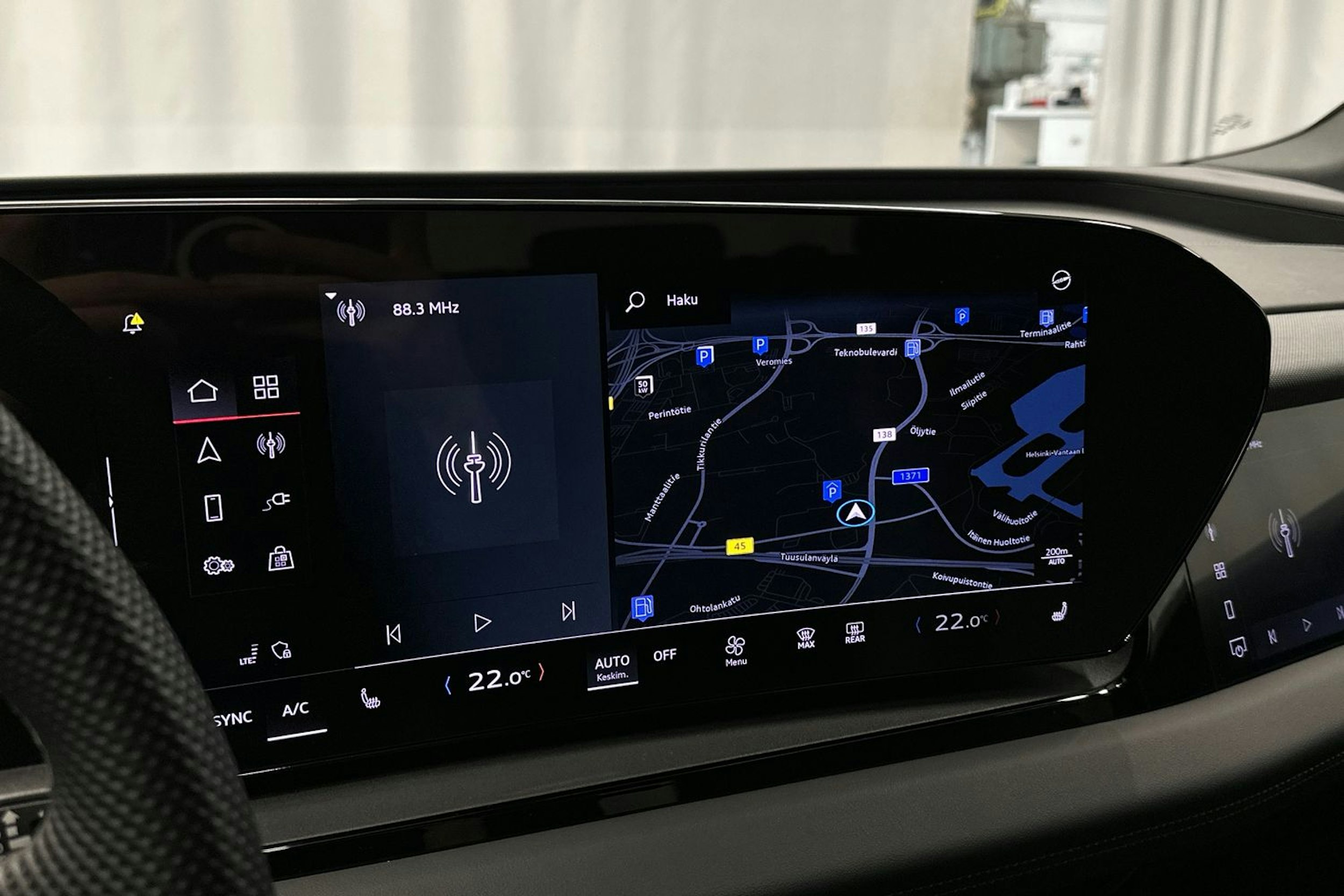 sininen Audi Q6 e-tron 2024 kuva 20.