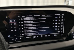 sininen Audi Q6 e-tron 2024 kuva 24.