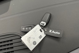 sininen Audi Q6 e-tron 2024 kuva 33.