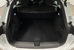 valkoinen Audi Q6 e-tron 2024 kuva 14.