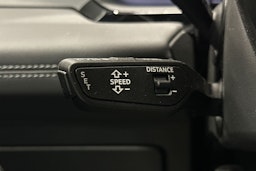 valkoinen Audi Q6 e-tron 2024 kuva 20.