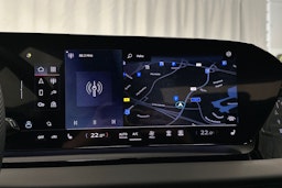 valkoinen Audi Q6 e-tron 2024 kuva 23.
