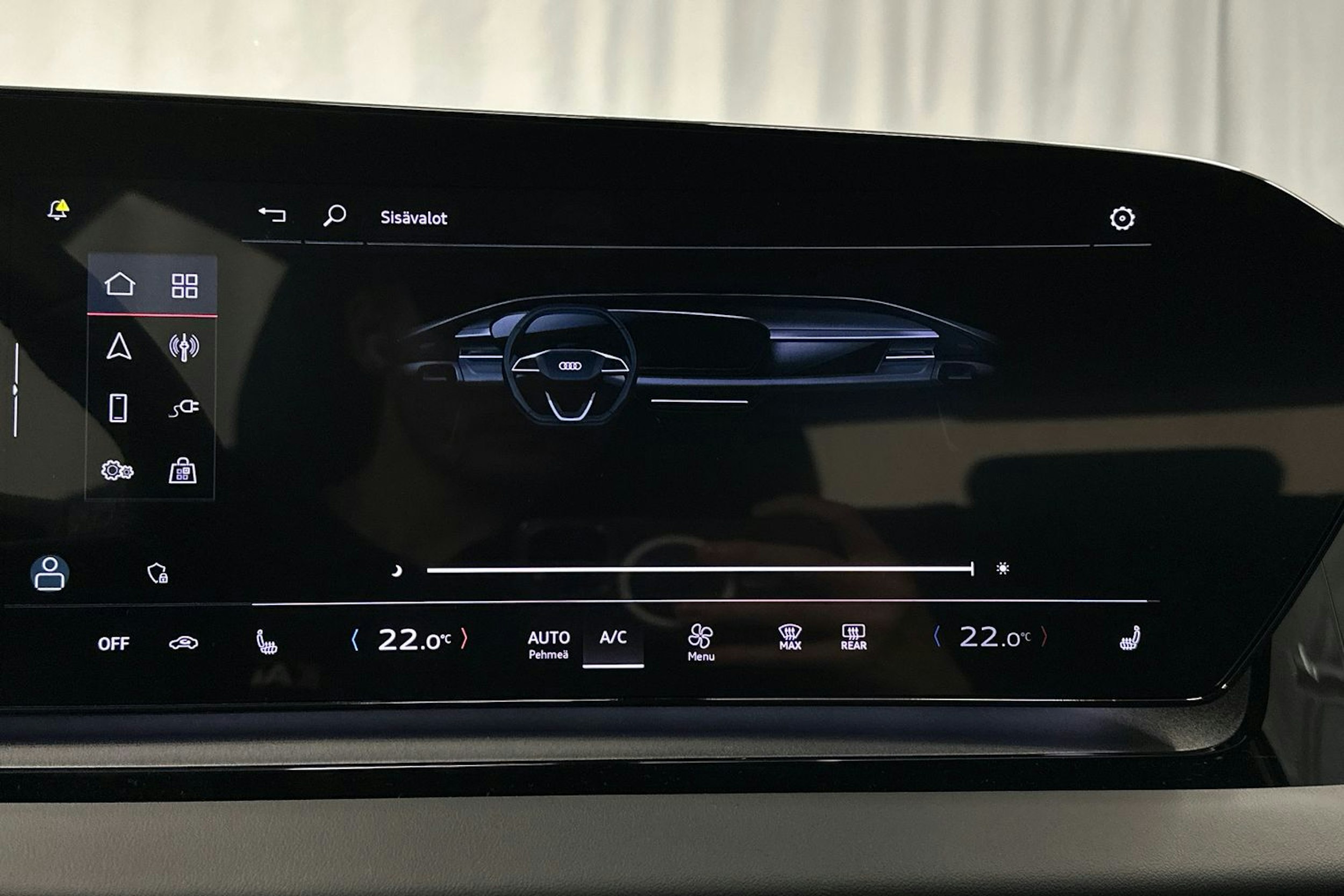 valkoinen Audi Q6 e-tron 2024 kuva 26.