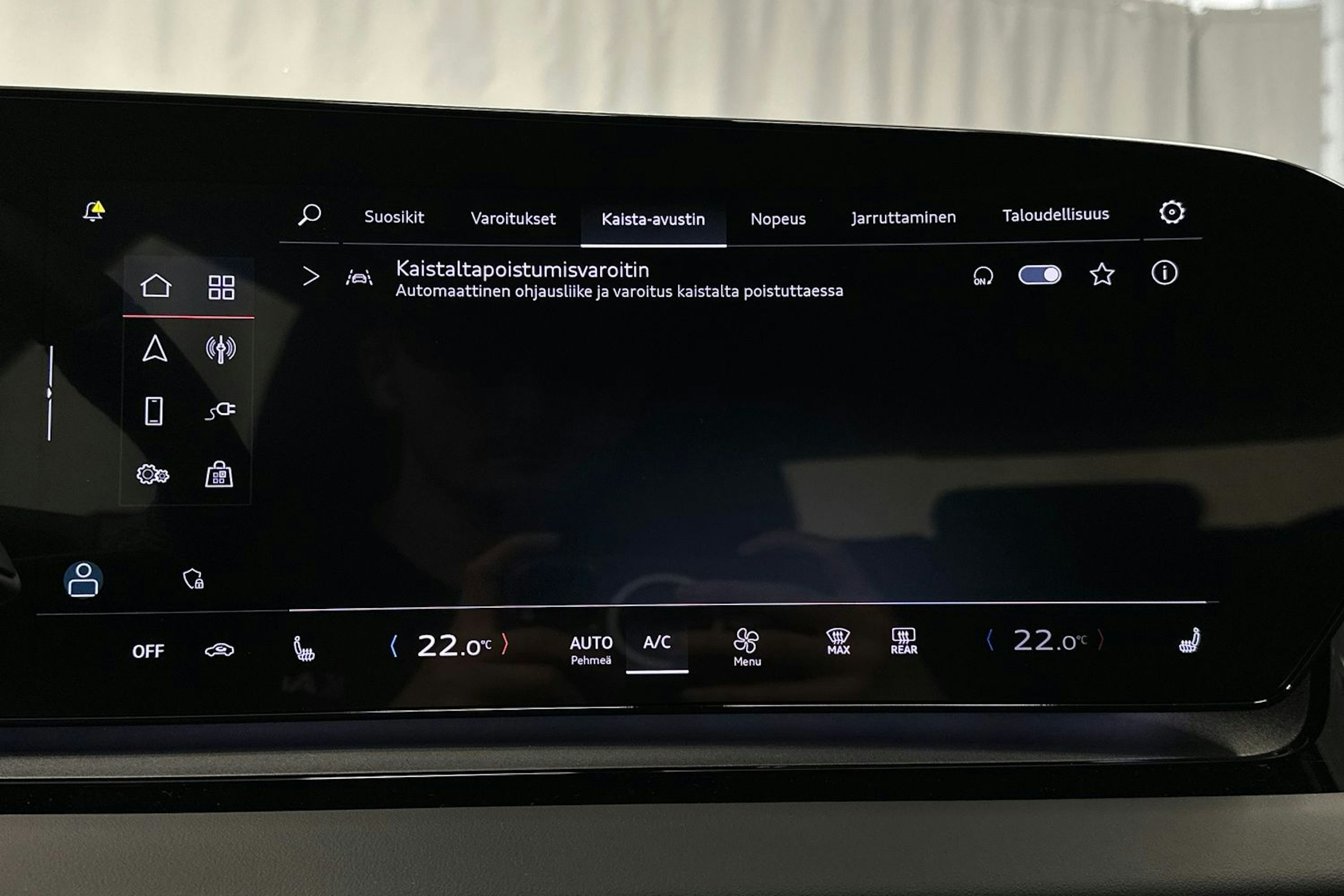 valkoinen Audi Q6 e-tron 2024 kuva 29.