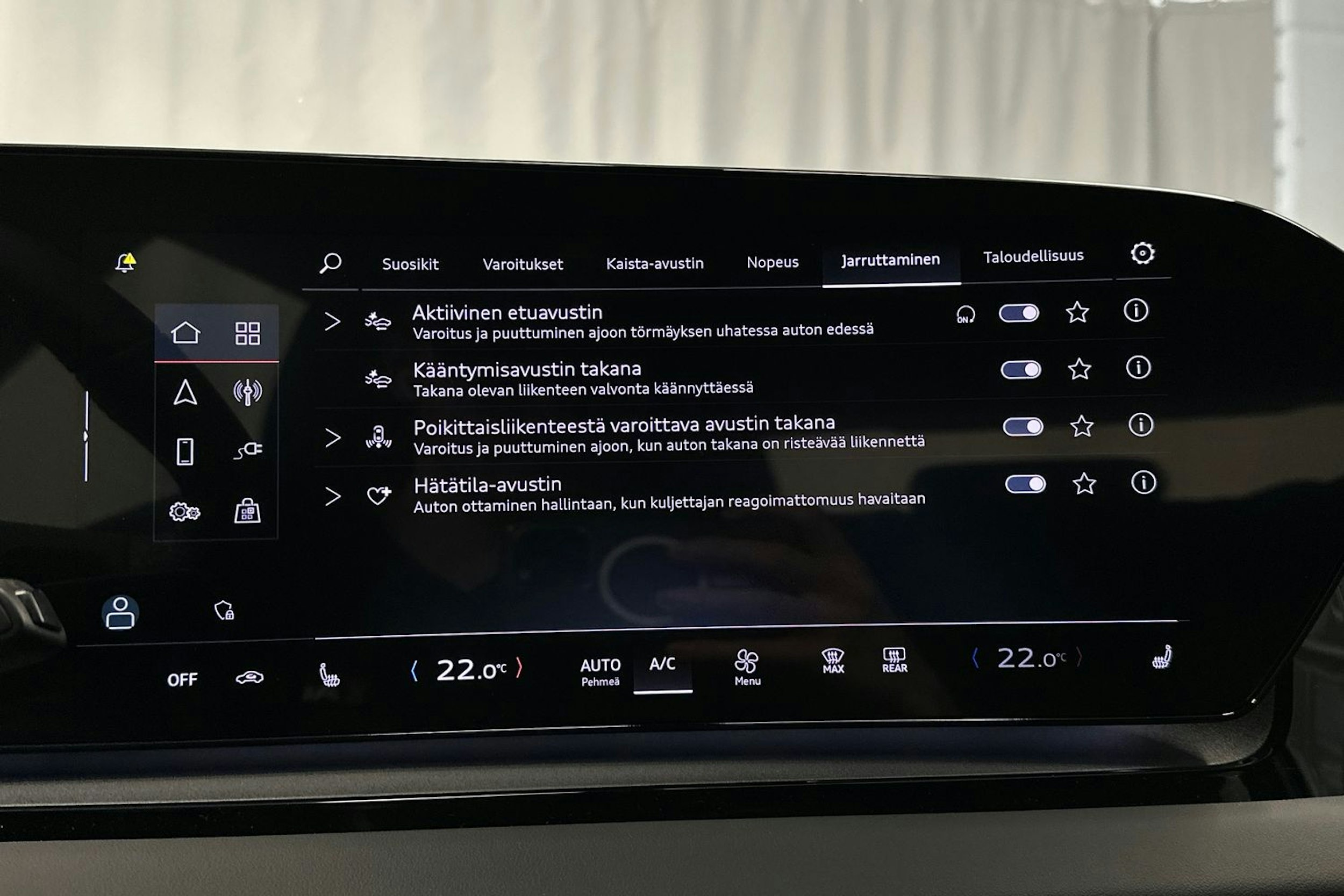 valkoinen Audi Q6 e-tron 2024 kuva 31.