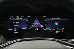 valkoinen Audi Q6 e-tron 2024 kuva 36.