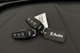 valkoinen Audi Q6 e-tron 2024 kuva 38.