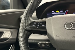 sininen Audi Q6 e-tron 2024 kuva 7.