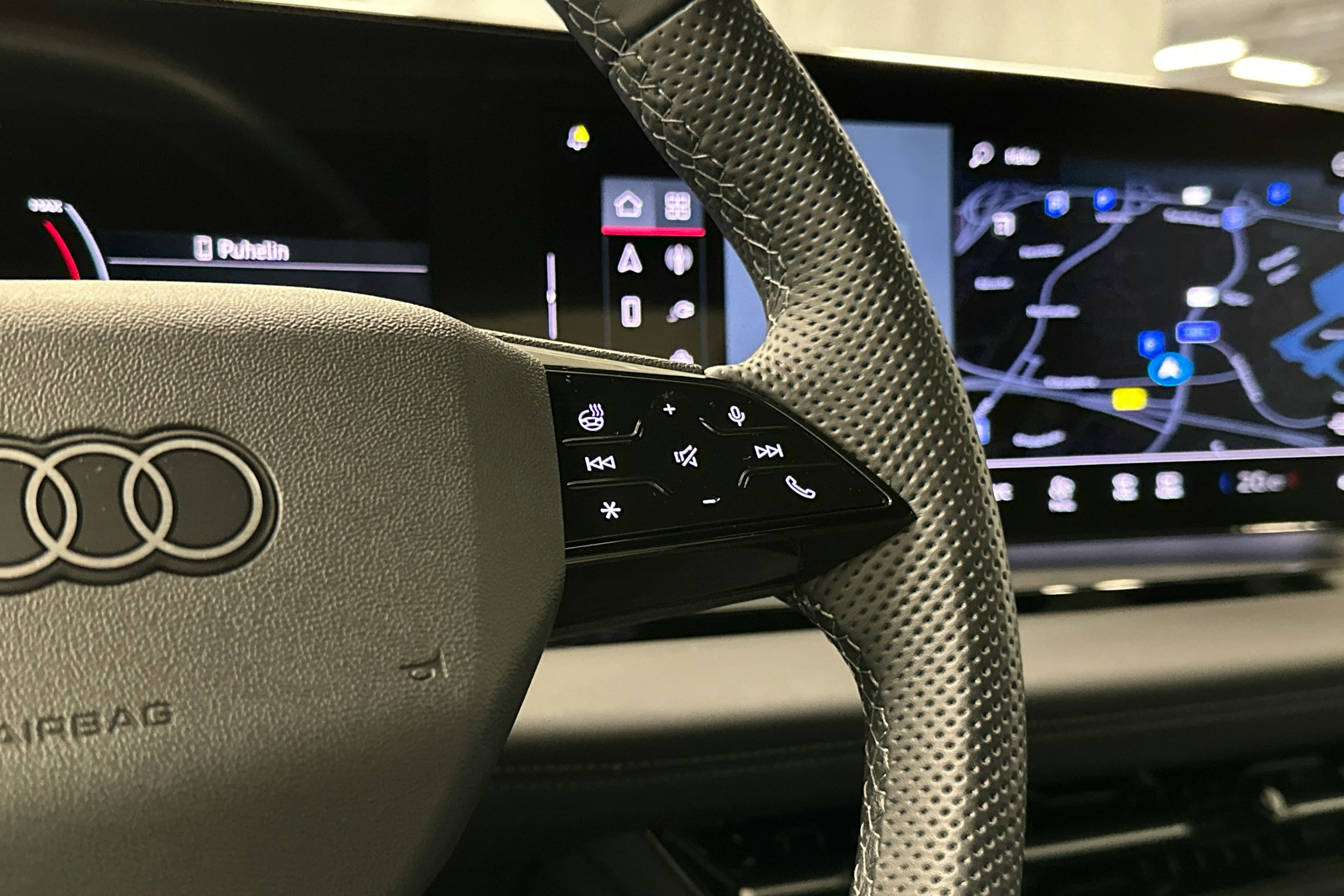 sininen Audi Q6 e-tron 2024 kuva 8.