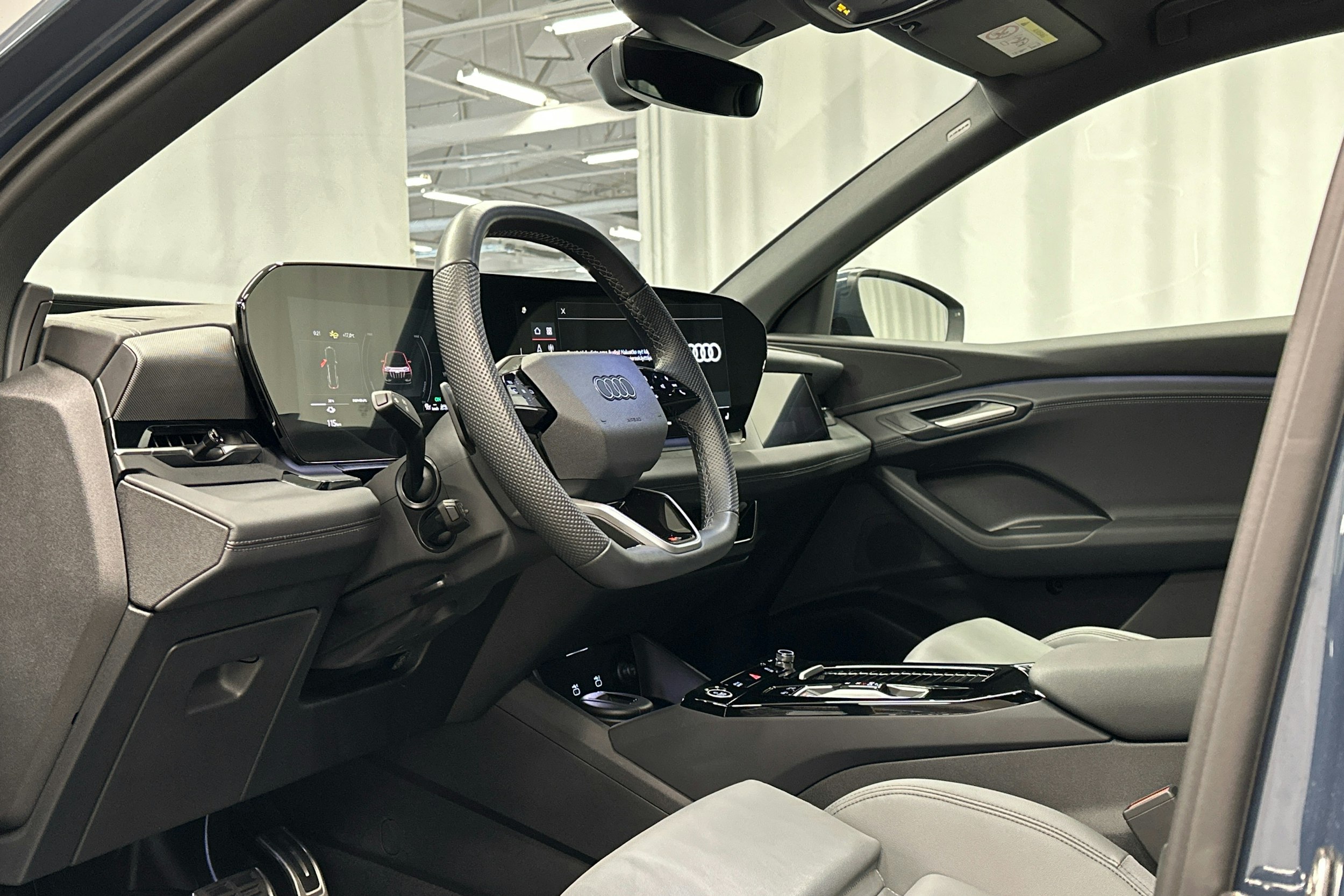 sininen Audi Q6 e-tron 2024 kuva 10.