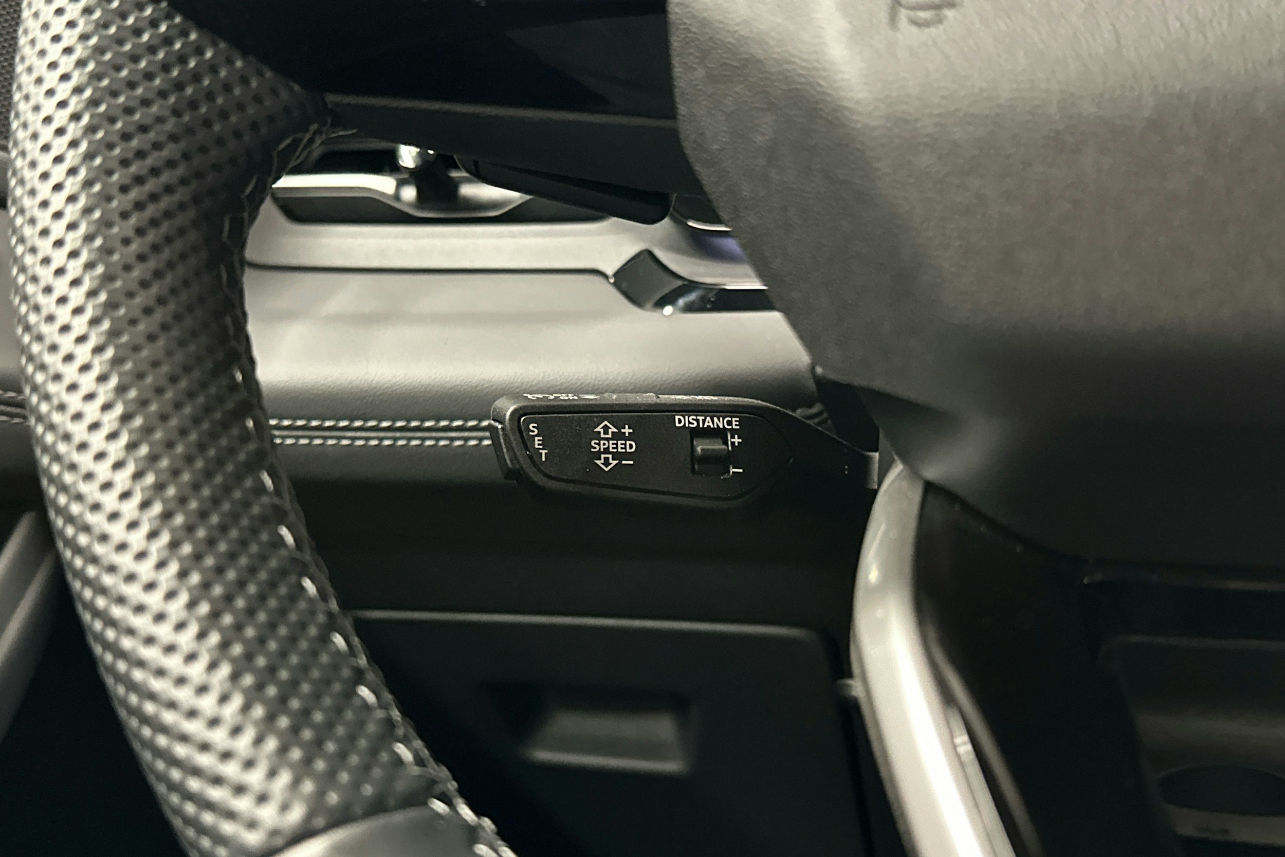 sininen Audi Q6 e-tron 2024 kuva 11.