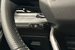 sininen Audi Q6 e-tron 2024 kuva 11.