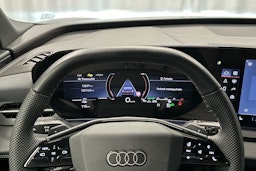 sininen Audi Q6 e-tron 2024 kuva 13.