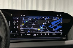 sininen Audi Q6 e-tron 2024 kuva 14.