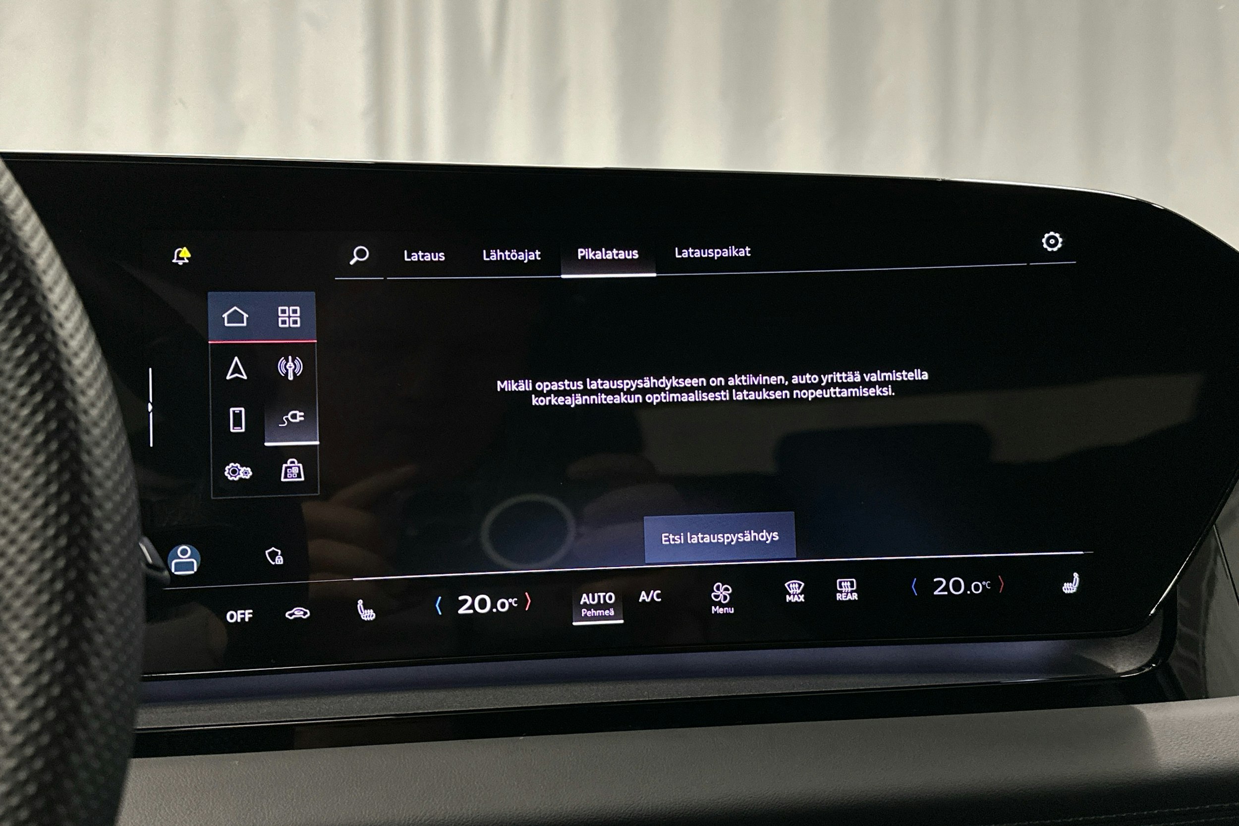 sininen Audi Q6 e-tron 2024 kuva 15.