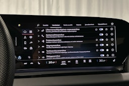 sininen Audi Q6 e-tron 2024 kuva 17.