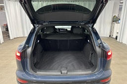 sininen Audi Q6 e-tron 2024 kuva 26.