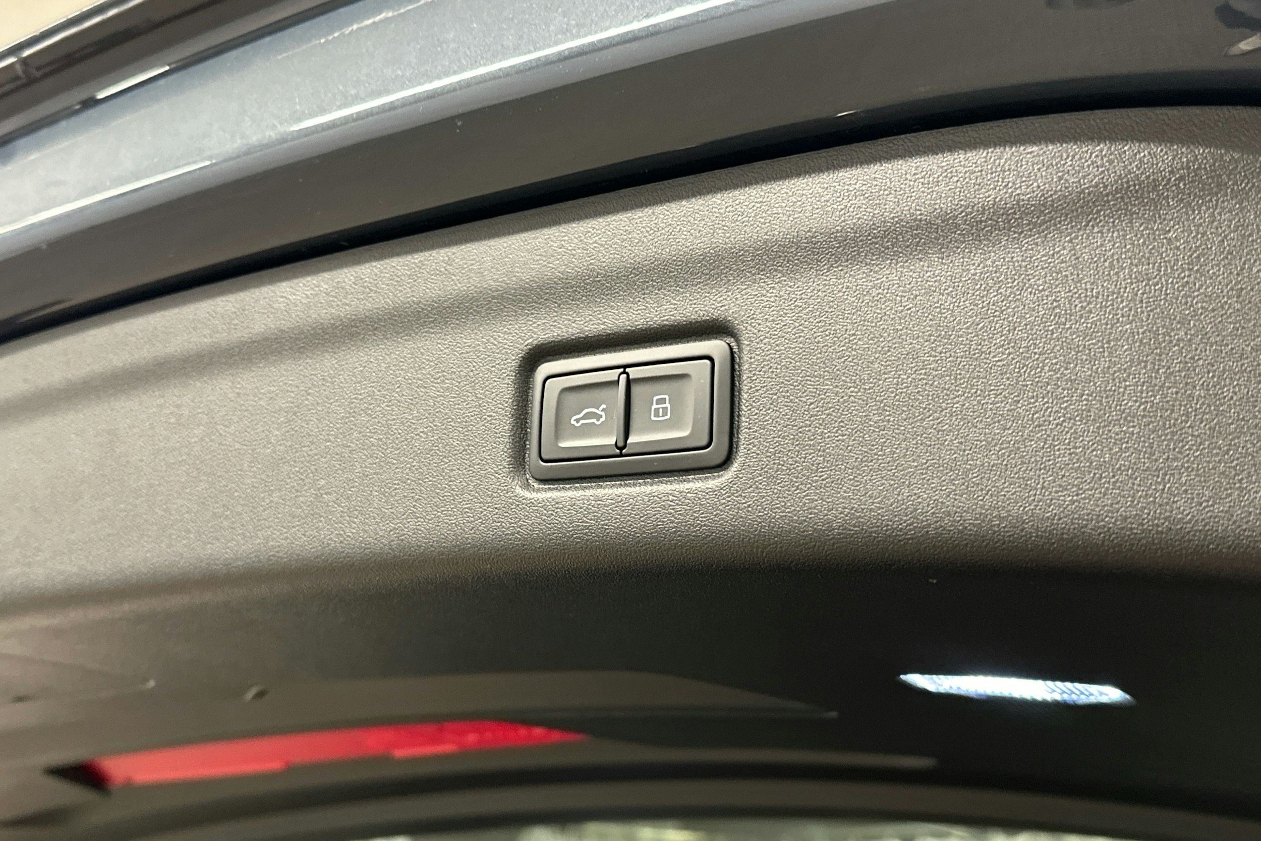 sininen Audi Q6 e-tron 2024 kuva 27.