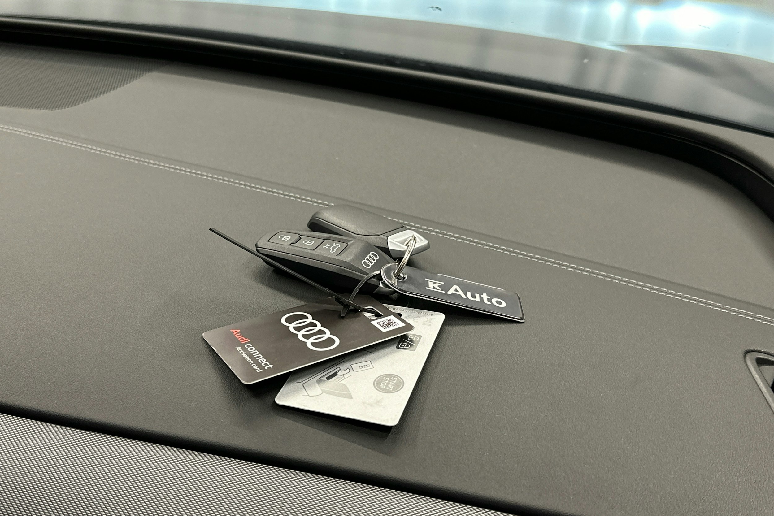 sininen Audi Q6 e-tron 2024 kuva 29.