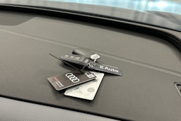 sininen Audi Q6 e-tron 2024 kuva 29.