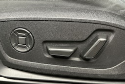 sininen Audi Q6 e-tron 2024 kuva 19.