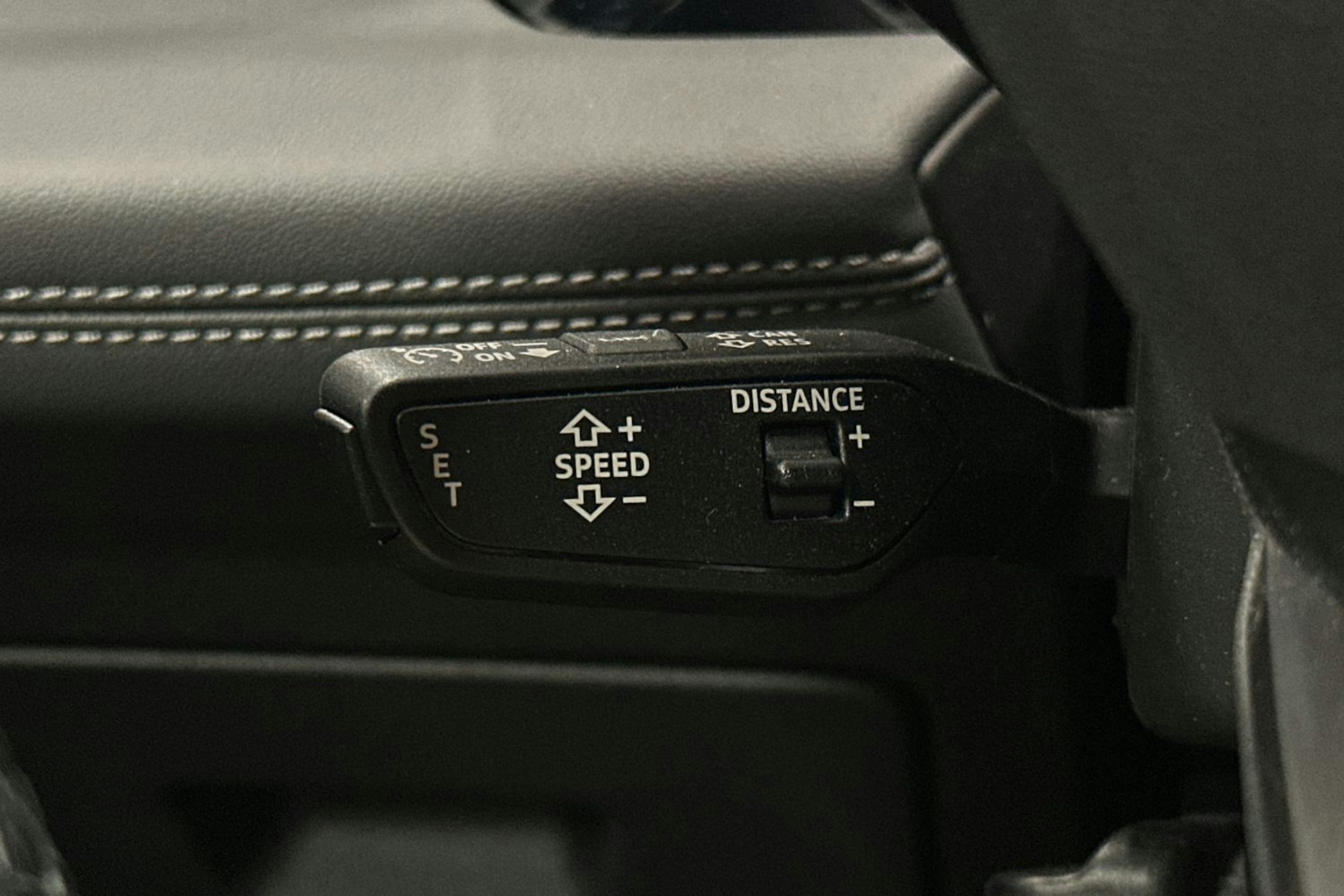 sininen Audi Q6 e-tron 2024 kuva 24.