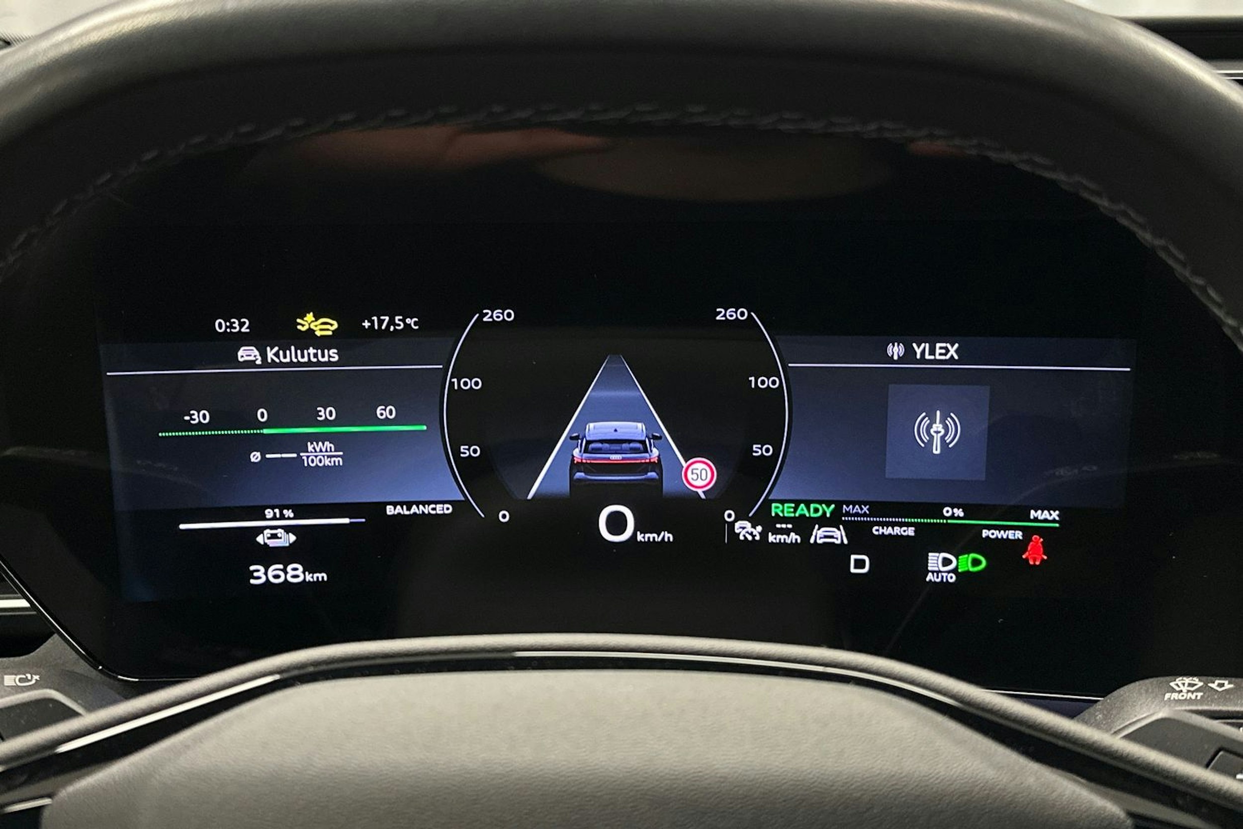 sininen Audi Q6 e-tron 2024 kuva 25.