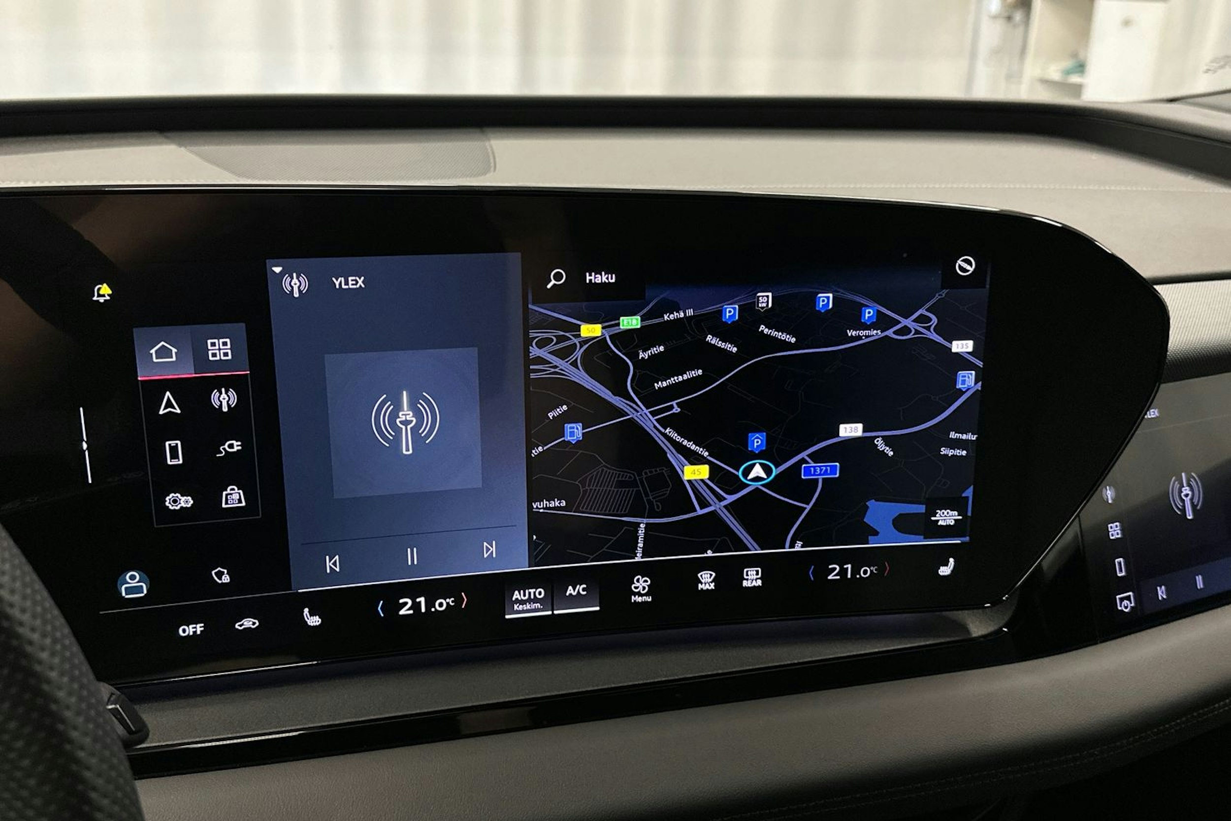 sininen Audi Q6 e-tron 2024 kuva 26.