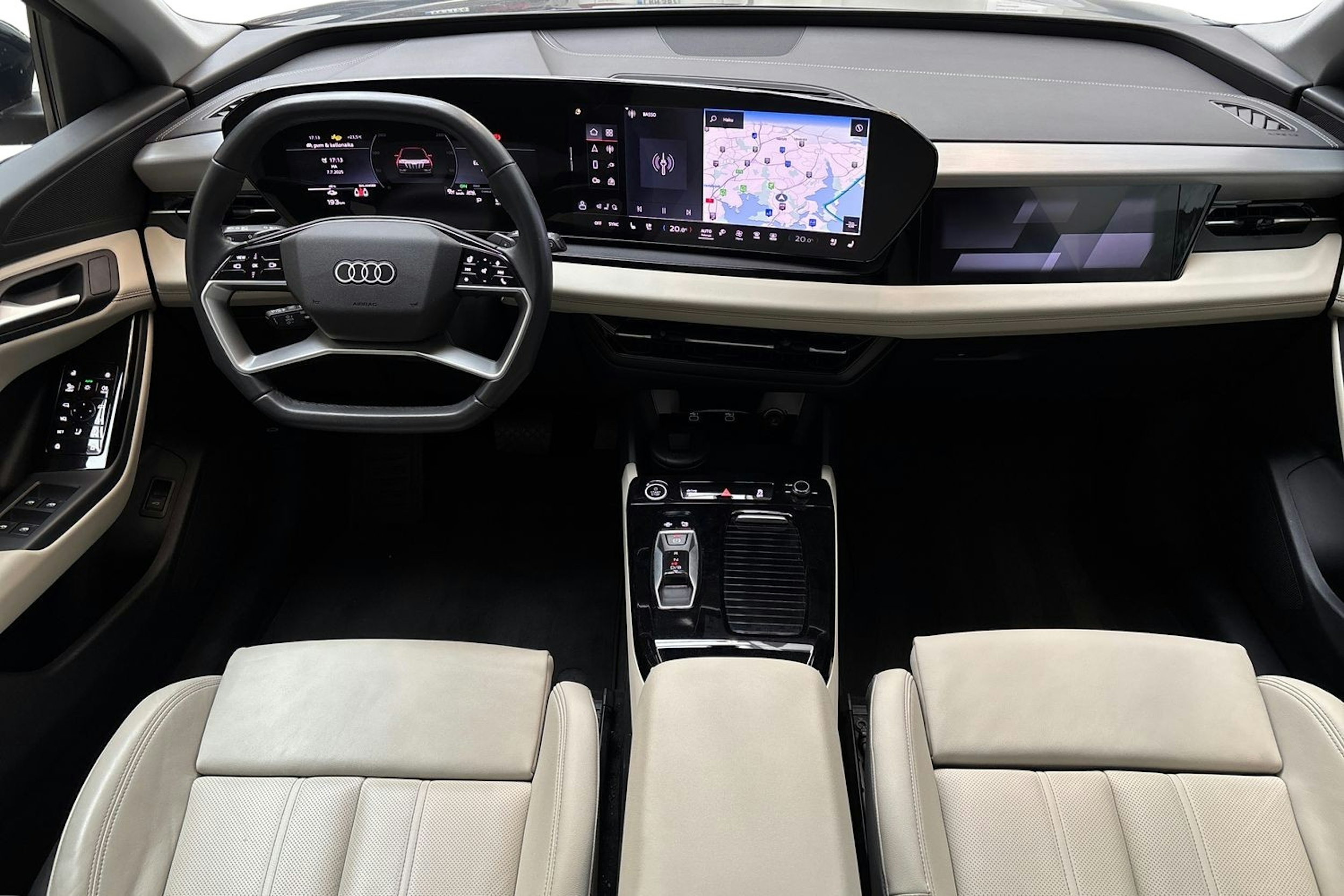 met. sininen Audi Q6 e-tron 2024 kuva 9.