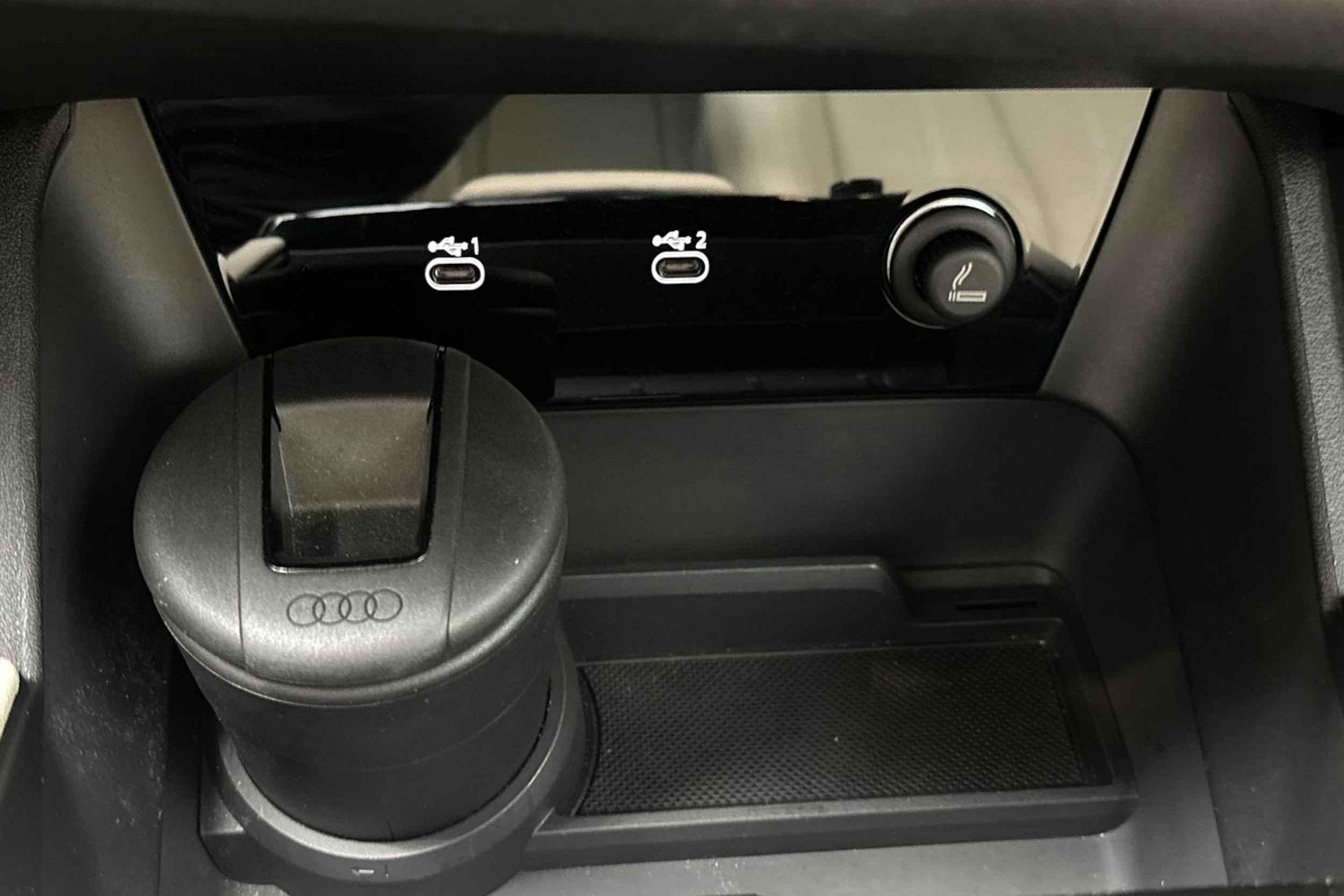 met. sininen Audi Q6 e-tron 2024 kuva 31.
