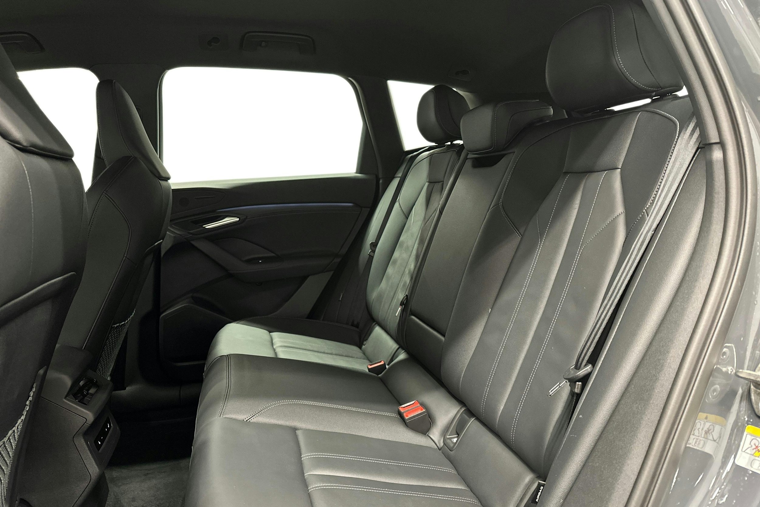 harmaa Audi Q6 e-tron 2024 kuva 10.