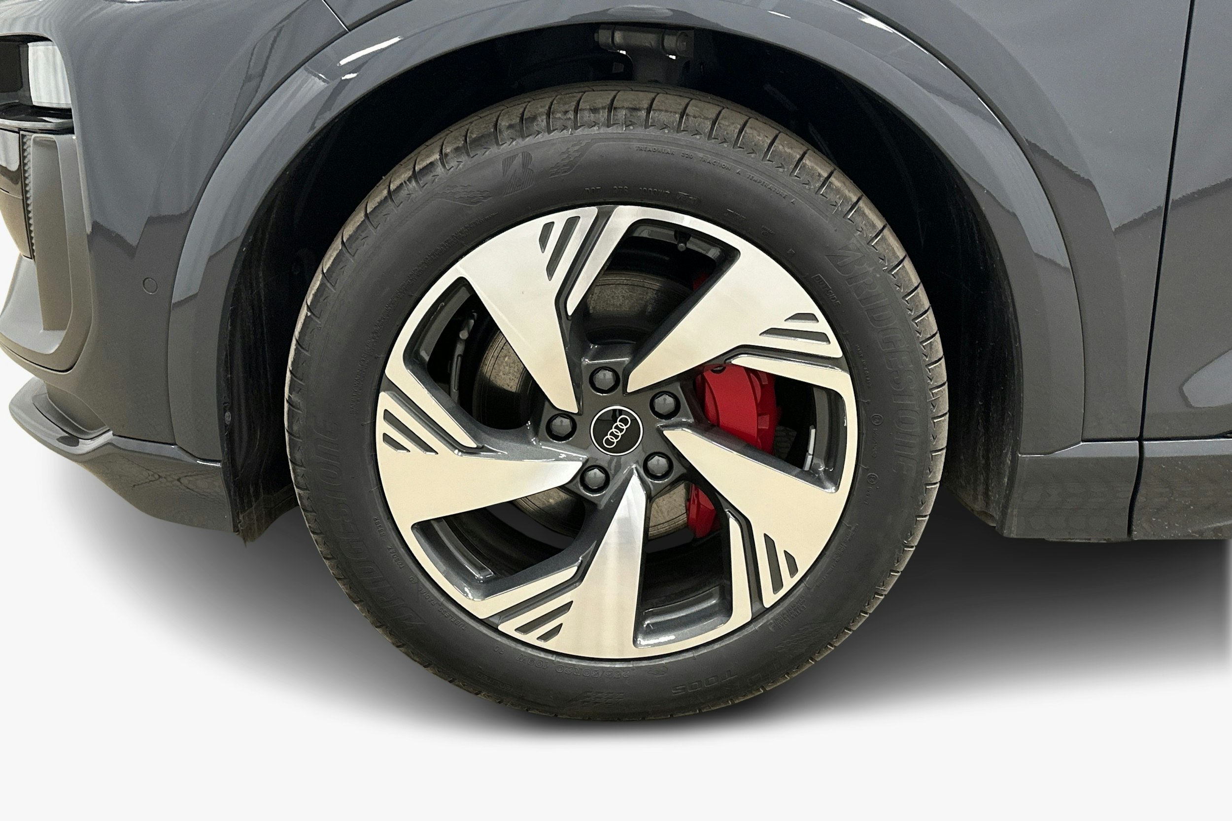 harmaa Audi Q6 e-tron 2024 kuva 11.