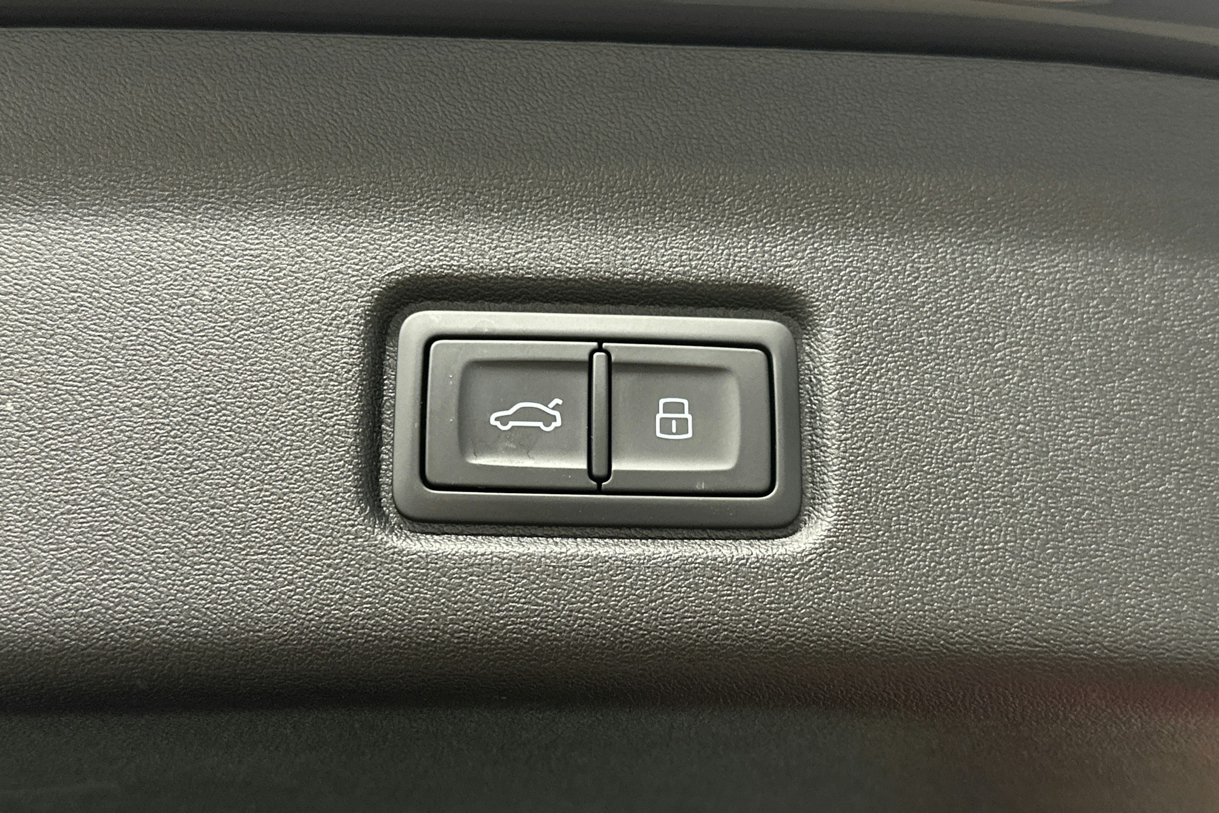 harmaa Audi Q6 e-tron 2024 kuva 14.