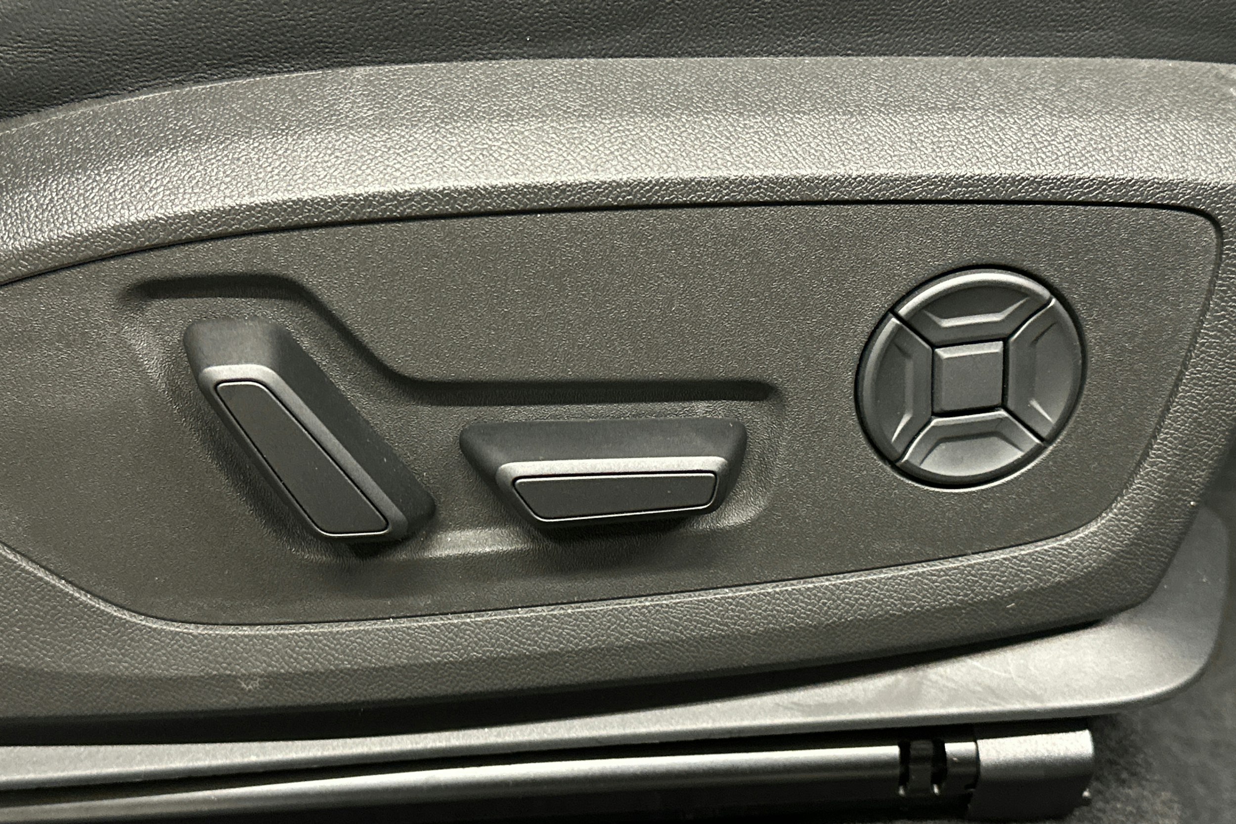 harmaa Audi Q6 e-tron 2024 kuva 17.