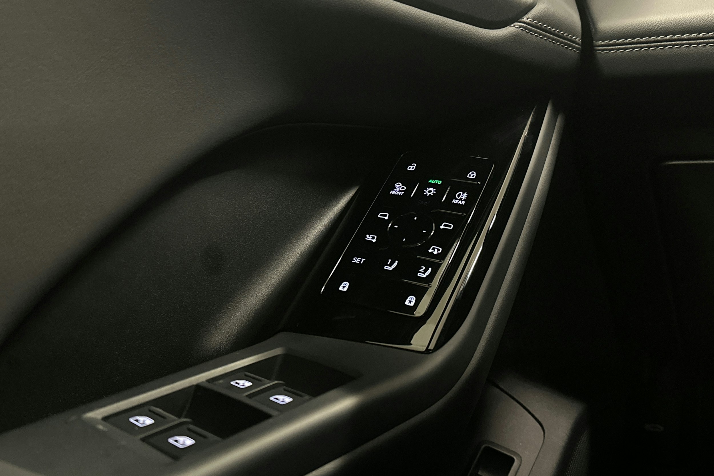 harmaa Audi Q6 e-tron 2024 kuva 22.