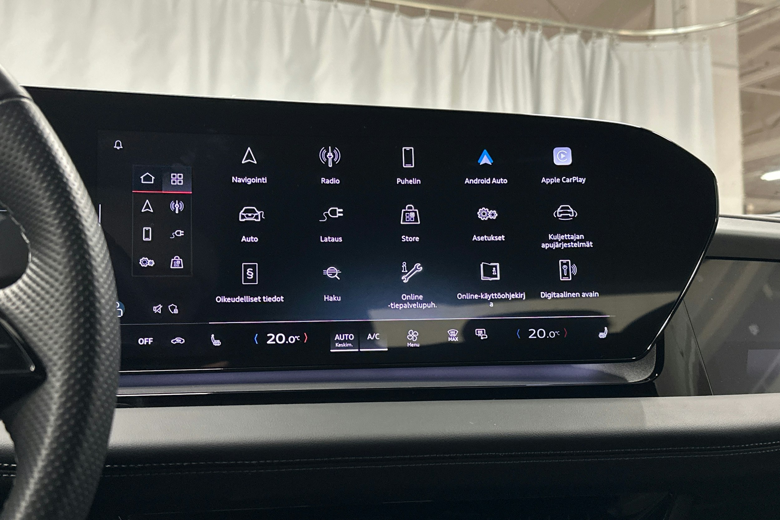 harmaa Audi Q6 e-tron 2024 kuva 26.