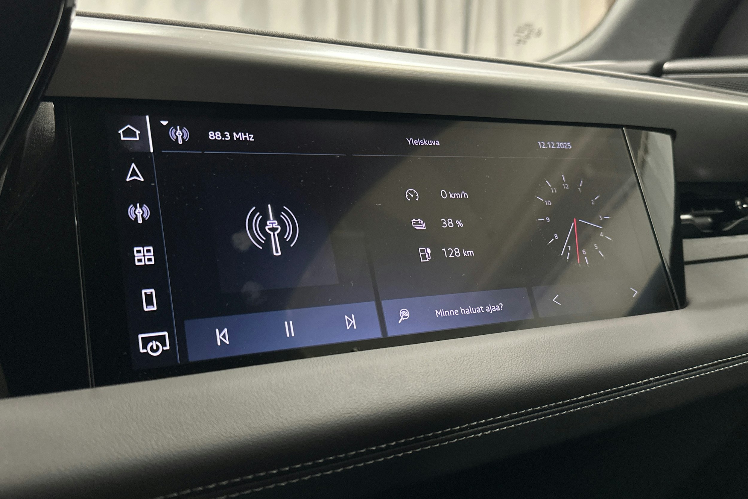 harmaa Audi Q6 e-tron 2024 kuva 29.