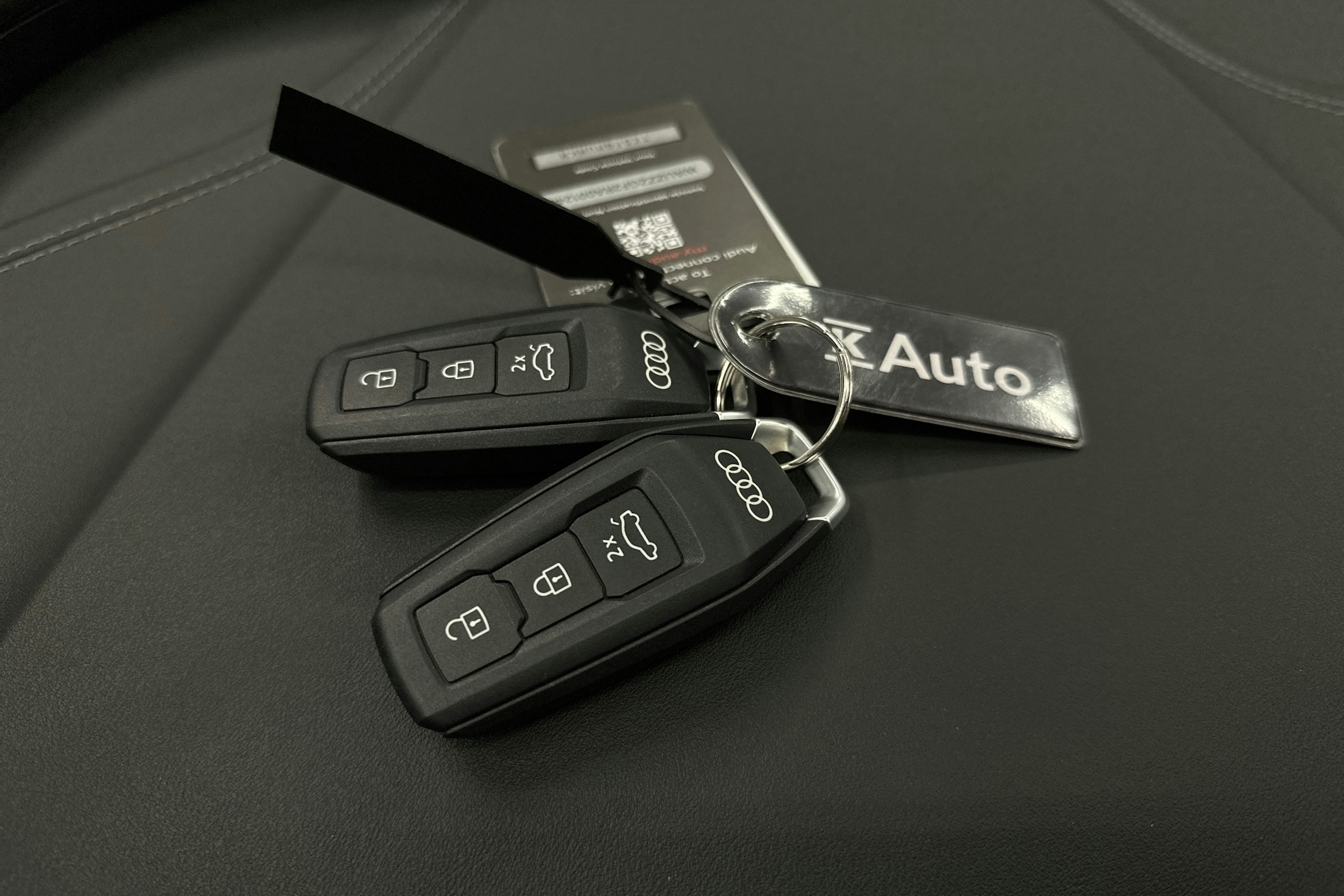 harmaa Audi Q6 e-tron 2024 kuva 35.