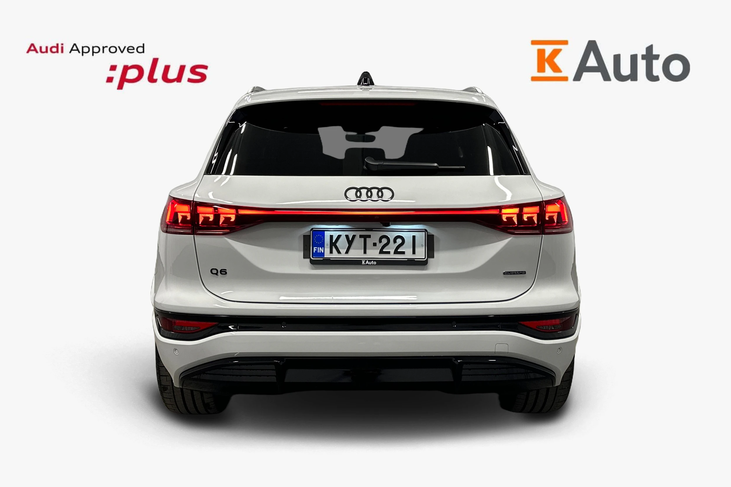 valkoinen Audi Q6 e-tron 2024 kuva 3.