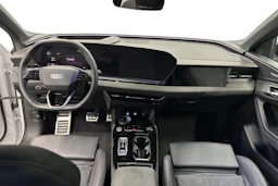 valkoinen Audi Q6 e-tron 2024 kuva 7.