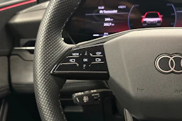 valkoinen Audi Q6 e-tron 2024 kuva 11.