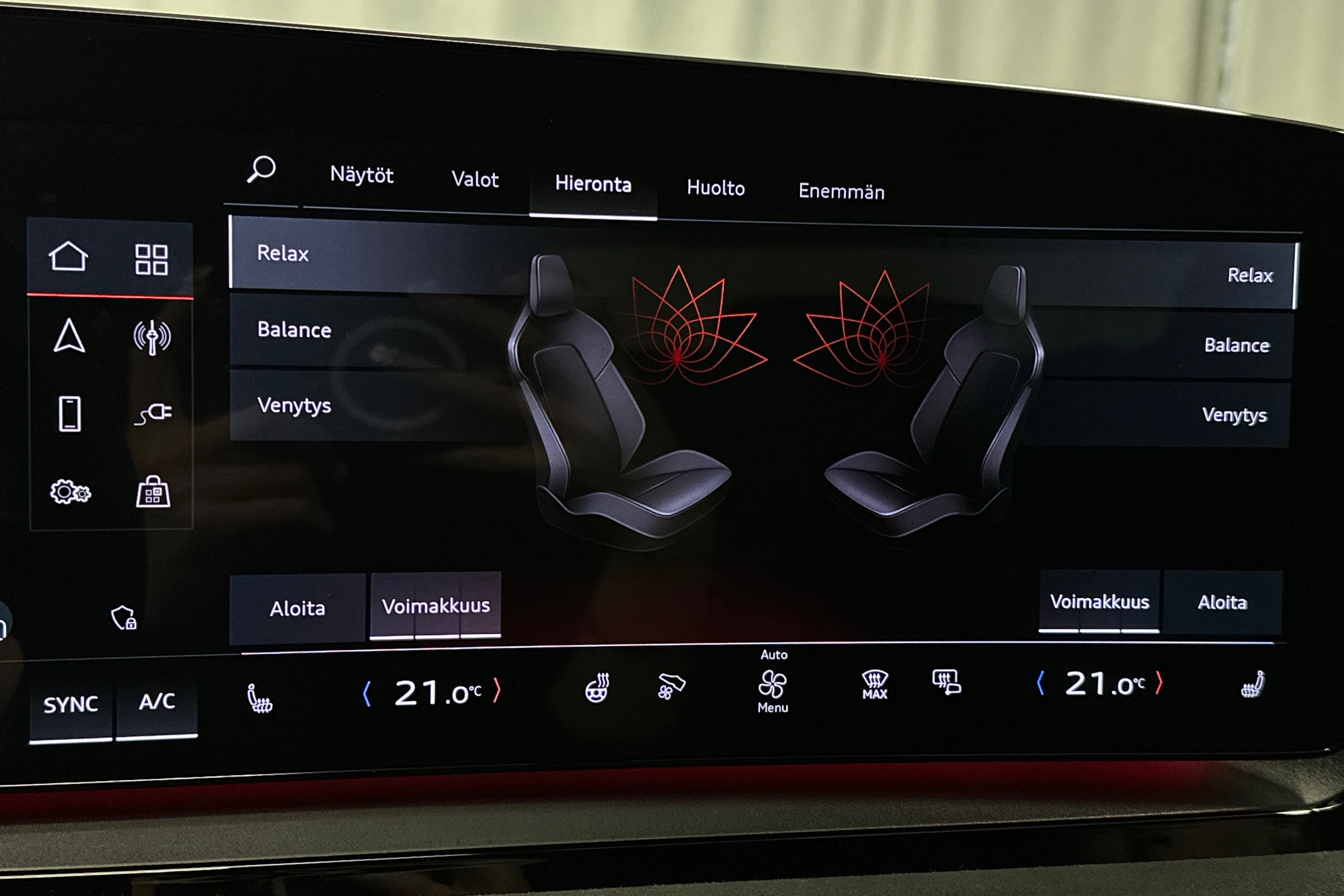 valkoinen Audi Q6 e-tron 2024 kuva 21.