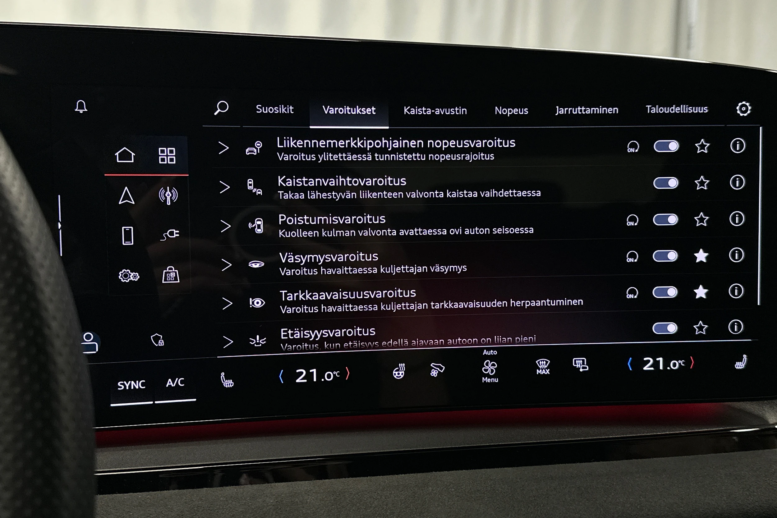 valkoinen Audi Q6 e-tron 2024 kuva 23.