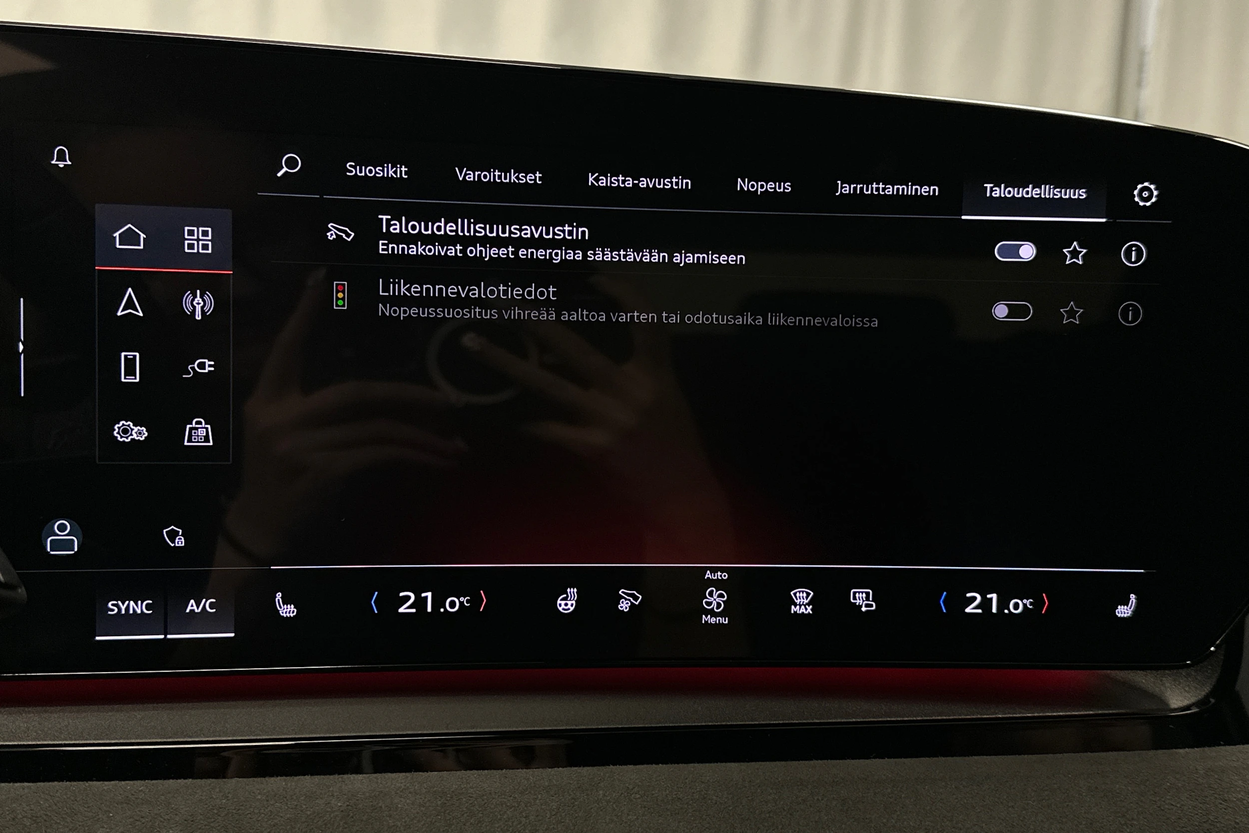 valkoinen Audi Q6 e-tron 2024 kuva 27.