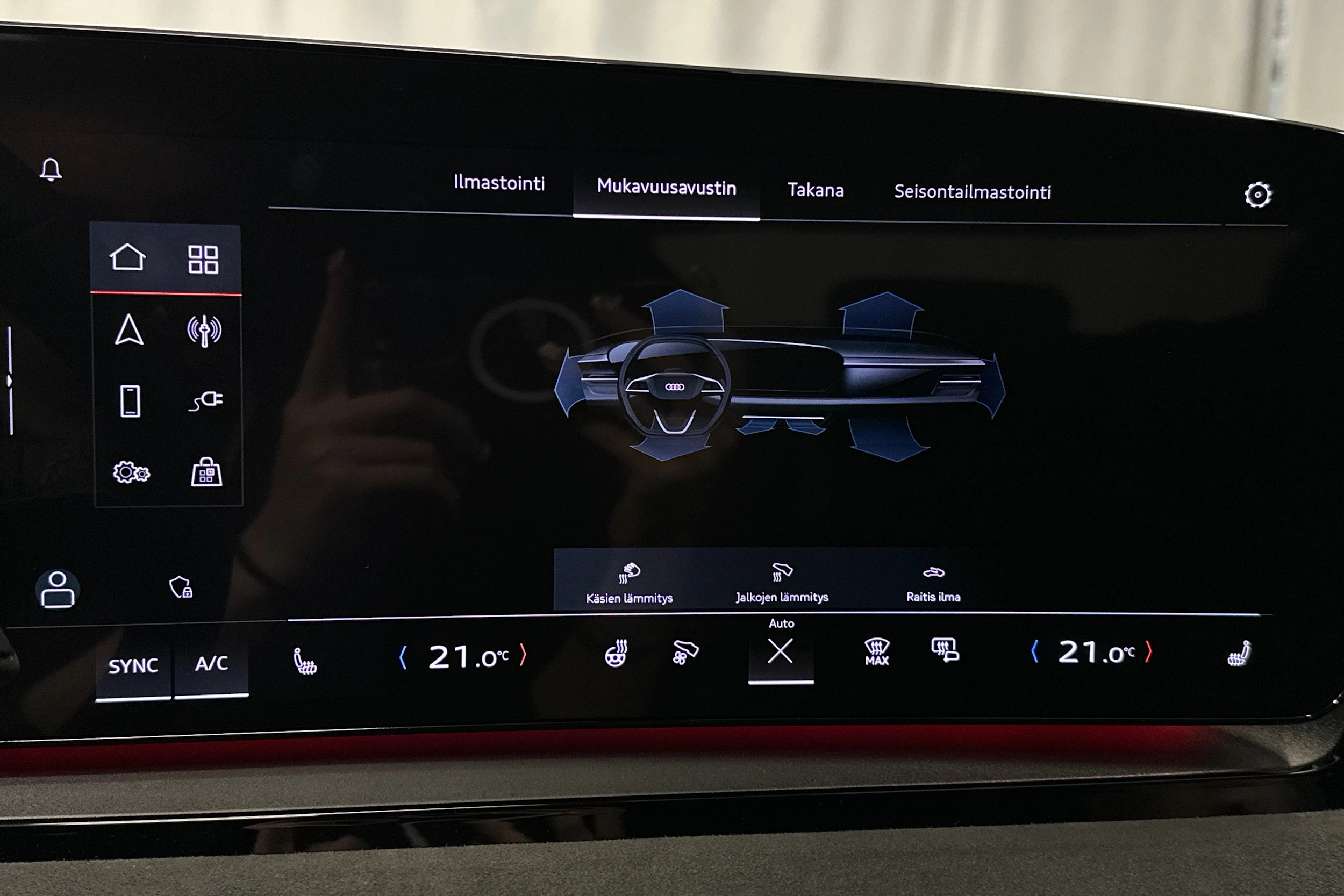 valkoinen Audi Q6 e-tron 2024 kuva 29.