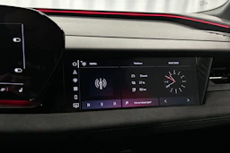 valkoinen Audi Q6 e-tron 2024 kuva 33.