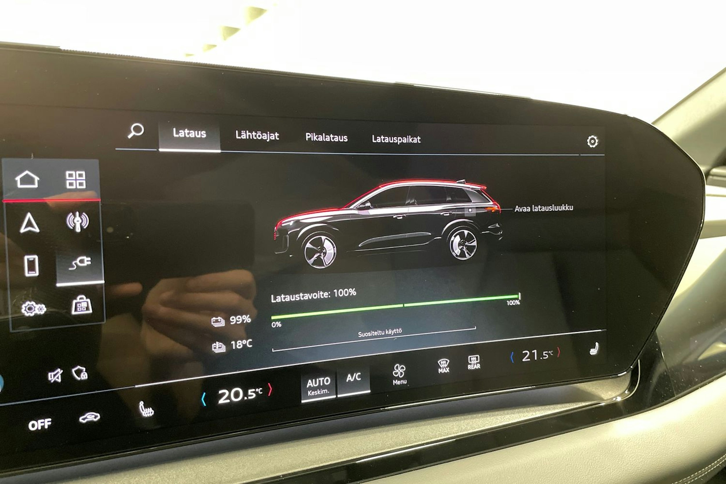 Harmaa Audi Q6 e-tron 2024 kuva 20.