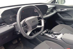 Valkoinen Audi Q6 e-tron 2024 kuva 3.