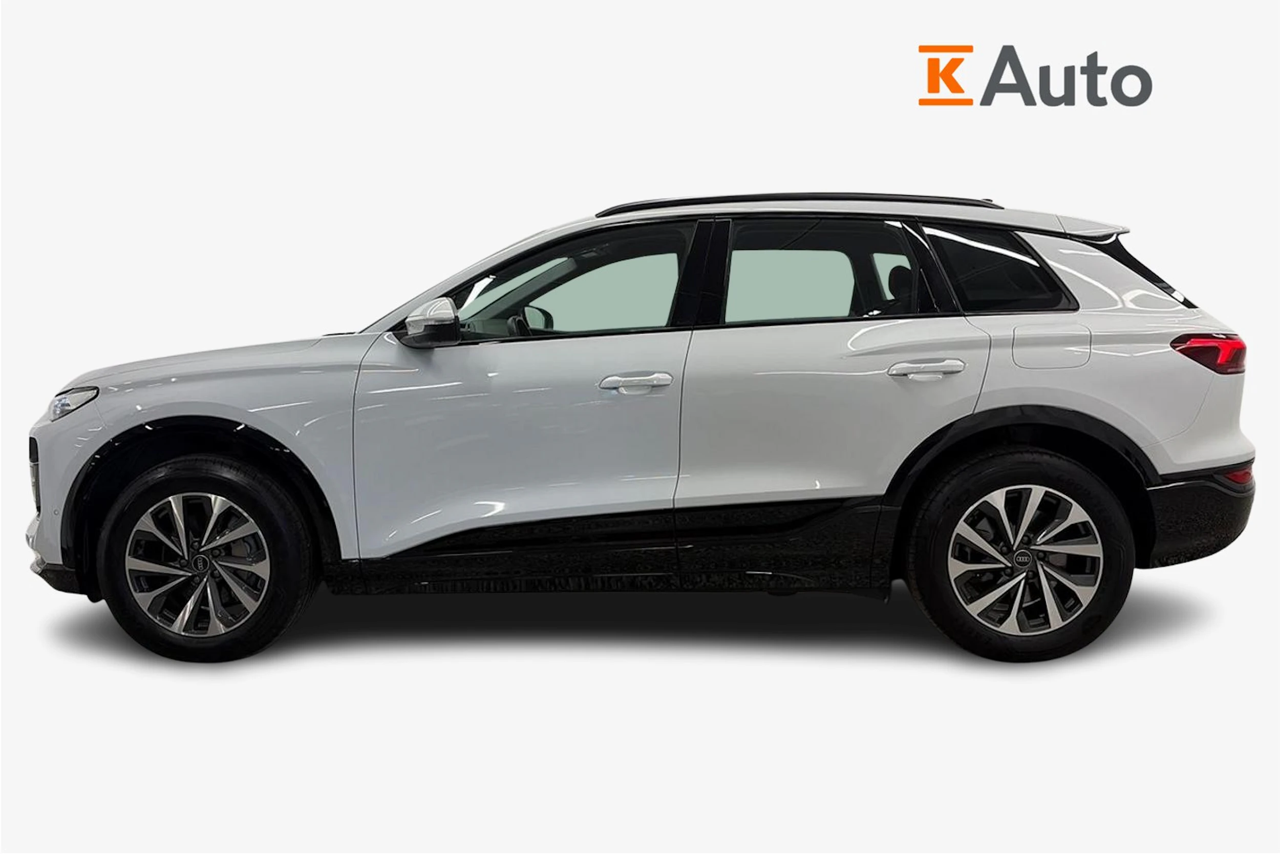 Valkoinen Audi Q6 e-tron 2024 kuva 5.