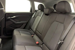 Valkoinen Audi Q6 e-tron 2024 kuva 8.